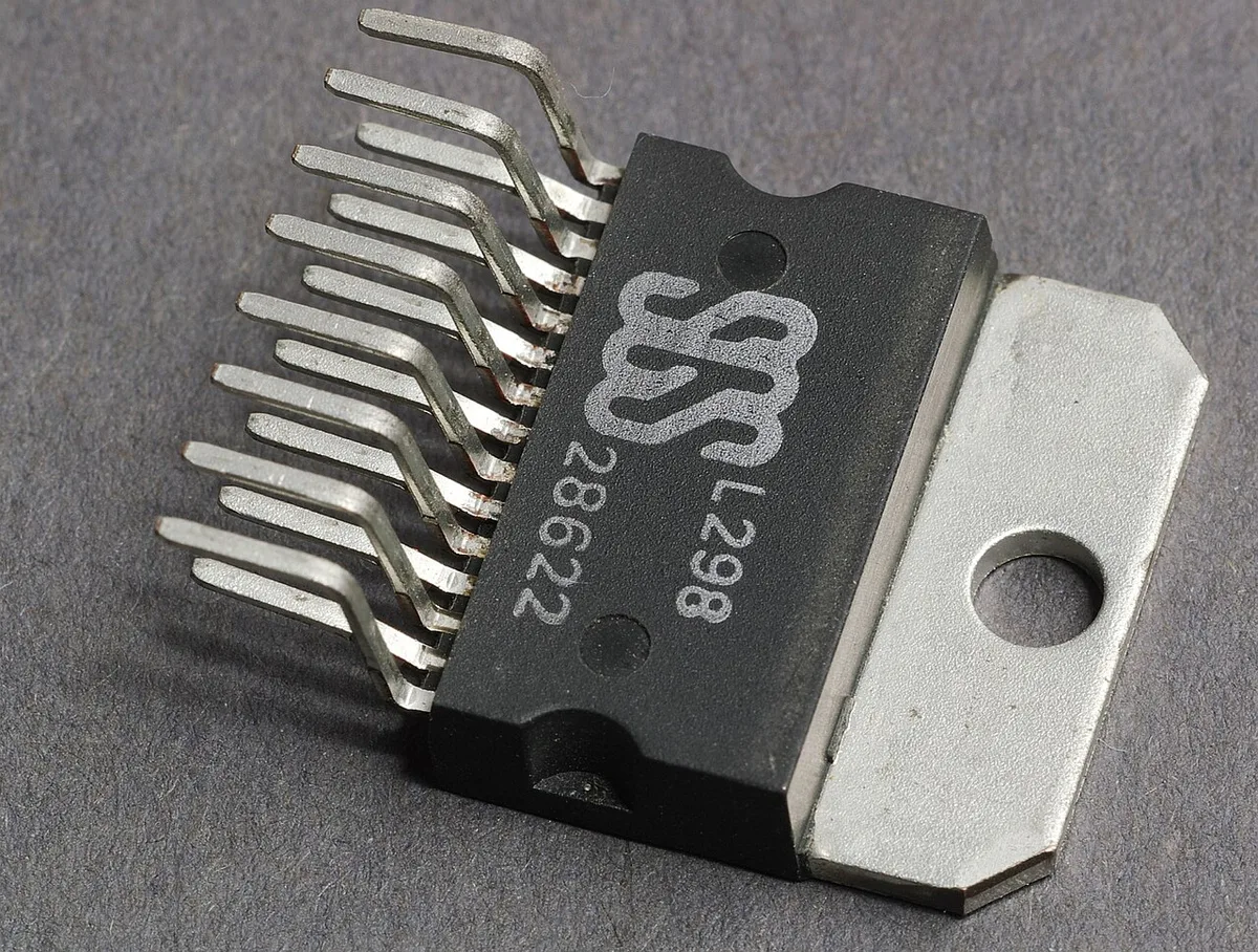 Driver de Motor Ponte H L298N